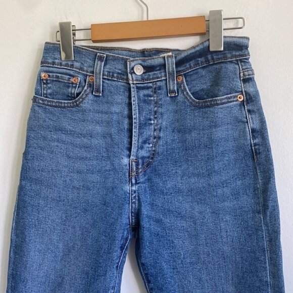 Levi’s Women Wedgie Straight Crop Denim High Rise Jeans • Medium Blue Wash • 24 - Picture 3 of 10